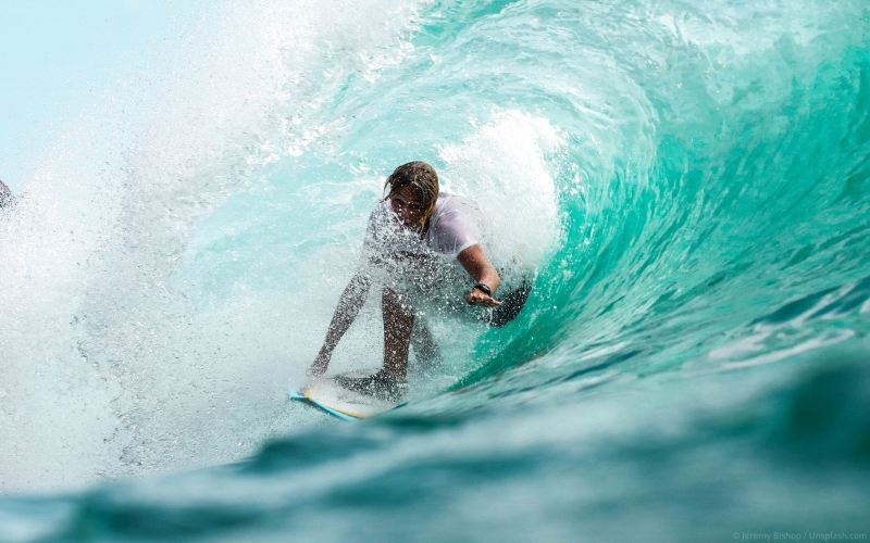 Wellenreiten auf Bali/Indonesien - hier findet ihr zahlreiche Surfcamps