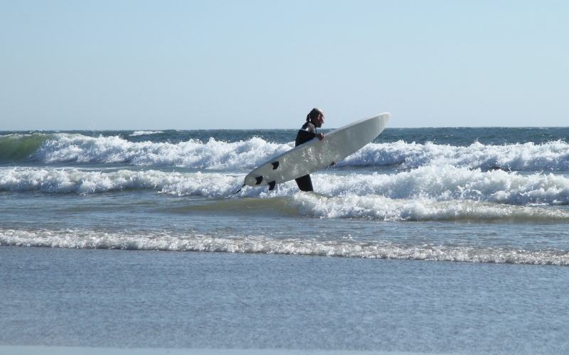 Wellenreiten auf eigene Faust lernen